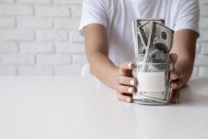 Pagamento de comissão ou gorjeta: pode ser pago por fora?