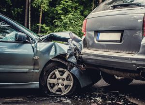 Indenização por Falha Mecânica: quando a montadora deve indenizar a família pela morte em acidente de carro?